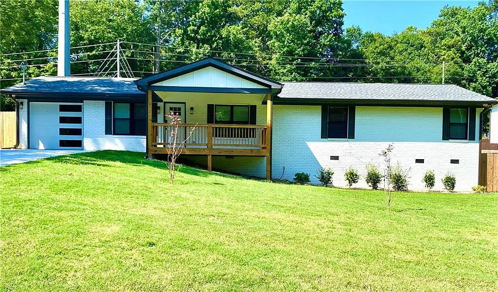 3 bed, 3.0 bath, 2317 sqft, $2,600 — Photo 1
