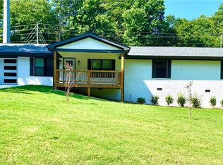 3932 Cherokee Trl, Suwanee, GA 30024