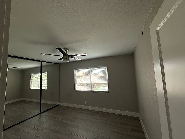 7056 Pinebrook Ct — Photo 8
