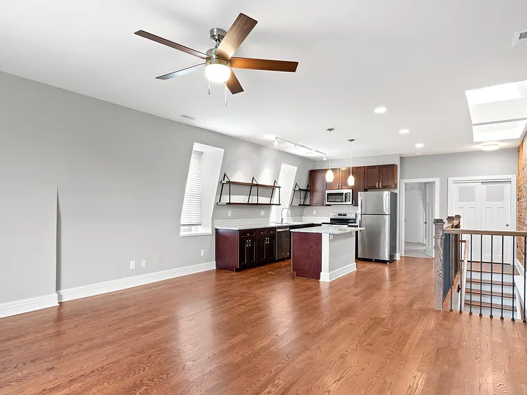 761 Oak St — Photo 34