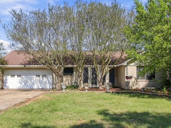 2525 Pickerton Dr, Deer Park, TX 77536