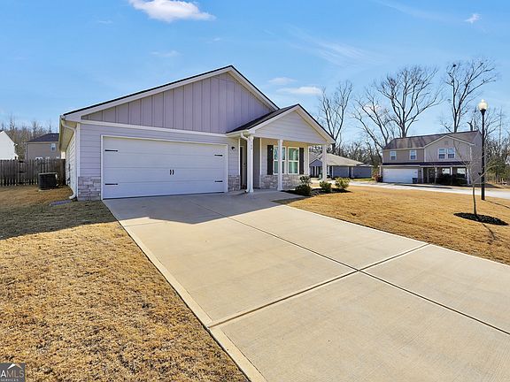 4th image of 140 Catalpa Rd