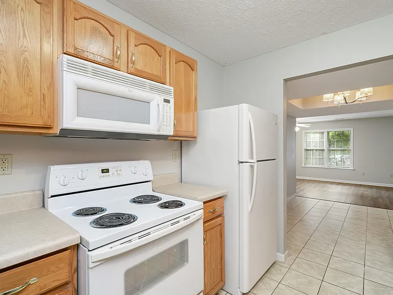 2450 Town Creek Rd W #B4 — Photo 8