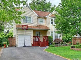 1236 Fairbanks Ave, Bay Shore, NY