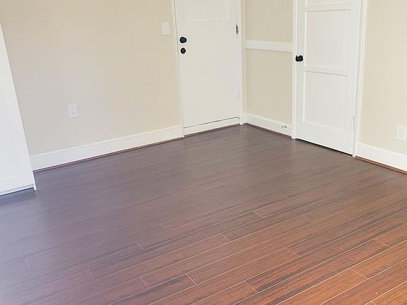 2nd image of 7532 Lasaine Ave