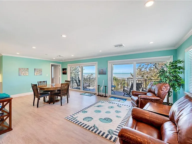 1065 Gulf Shore Blvd N #201 — Photo 8