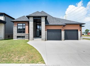 121 Hazel Cres, Kingsville, ON N9Y0A9