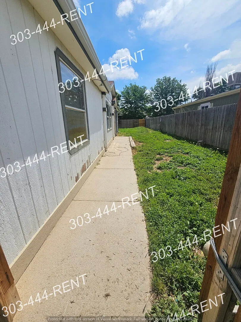 3 bed, 2.0 bath, 1404 sqft, $2,195 — Photo 1