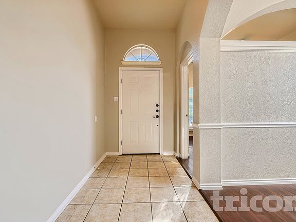 3rd image of 1711 Newcastle Dr