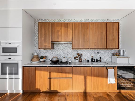 5th image of 21 India St #35E