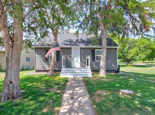 604 W 8th St, Tipton, IA 52772