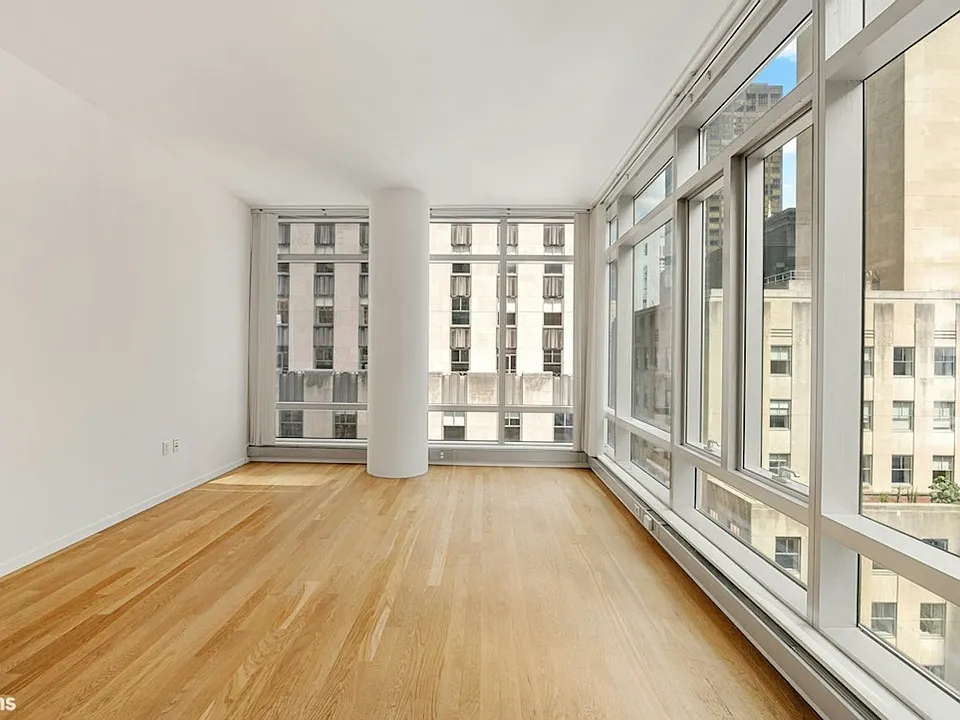 18 W 48th St #11B