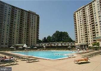 1st image of 5225 Pooks Hill Rd #803