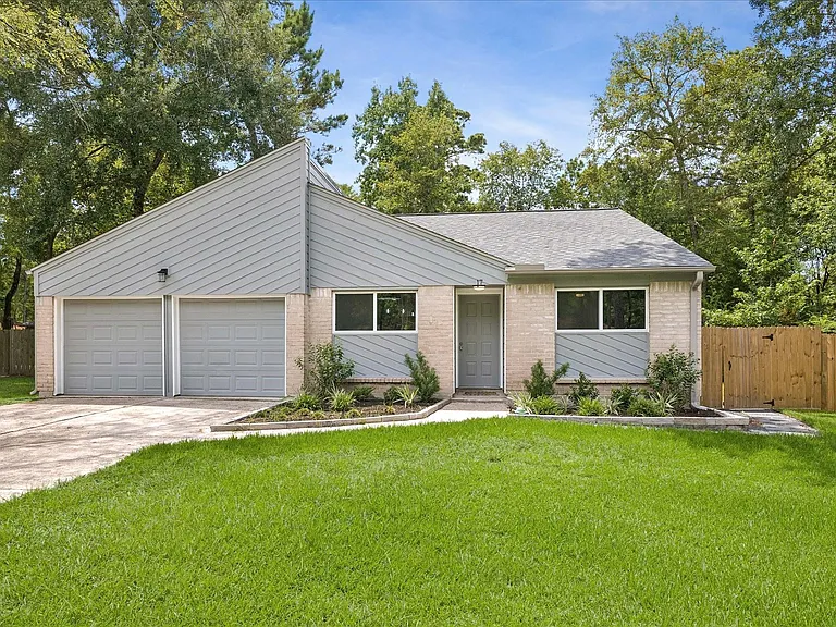 17 Oldstream Ct — Photo 1