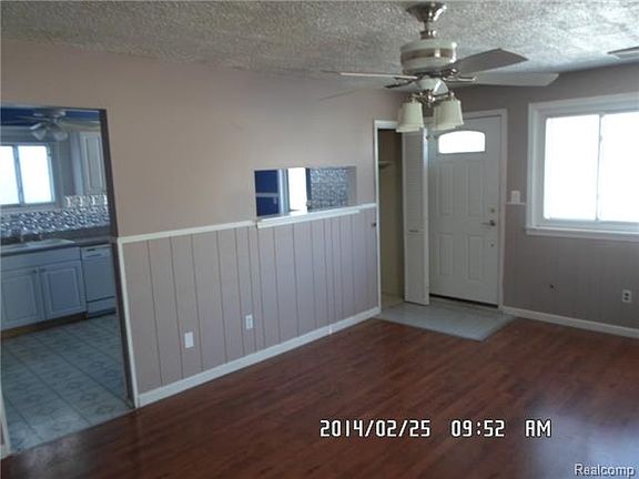 4th image of 15932 Lola Dr
