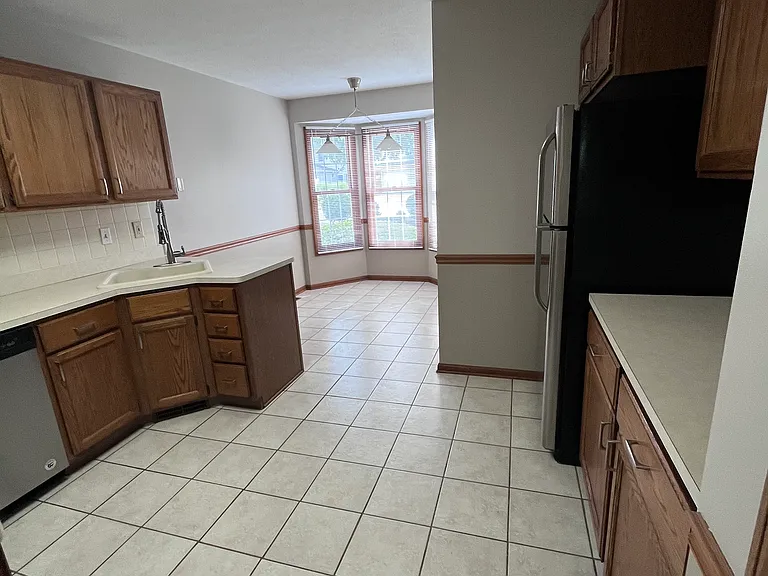 19328 Bradford Ct — Photo 5