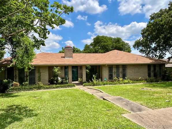 906 Briarwood Pl, Durant, OK 74701