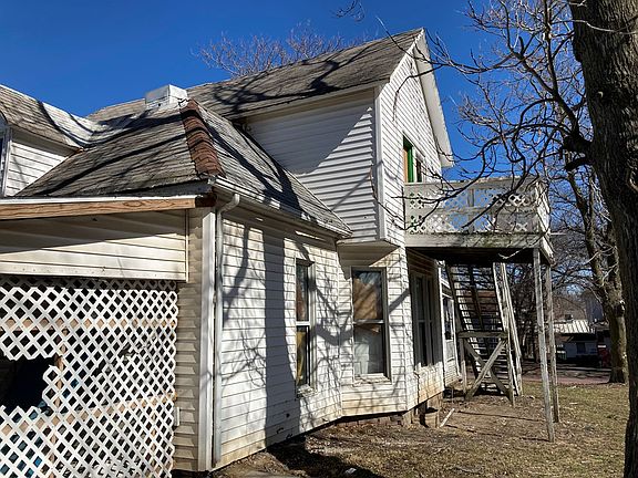3rd image of 709 N Franklin St