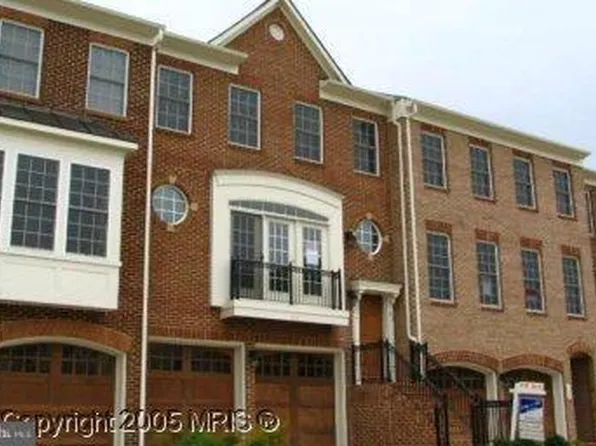 107 Morton Mills Ln, Herndon, VA 20170