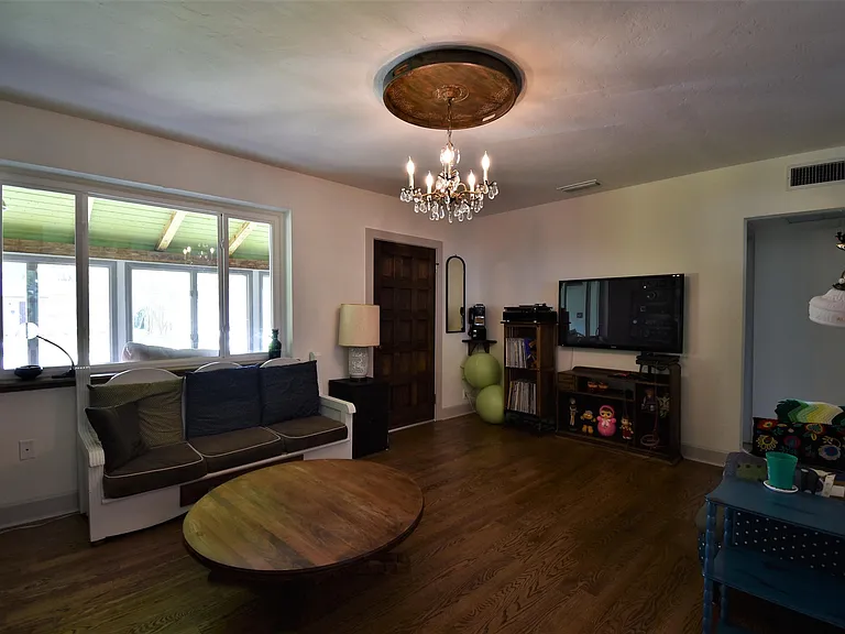4641 Blount Ave — Photo 8
