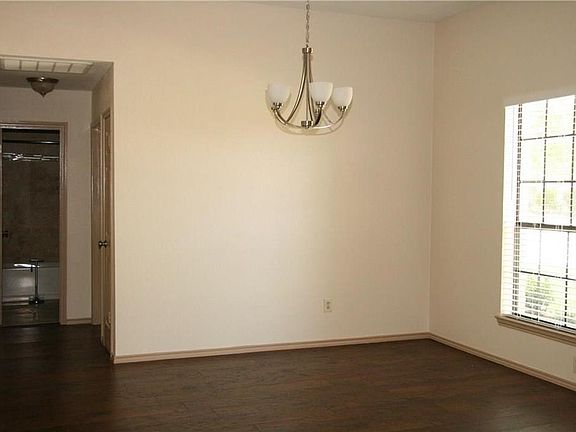4th image of 8910 Pine Forest Dr