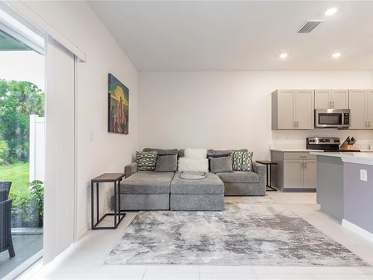 8473 Lunar Skye St — Photo 15