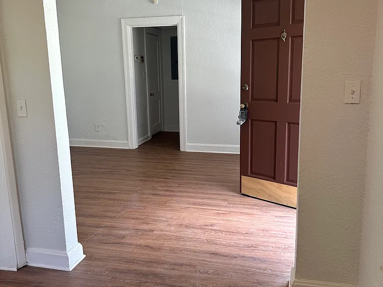 750 Saint Clair St — Photo 5