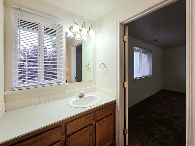 1409 Maple St — Photo 20