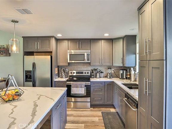 4th image of 49171 Washington St