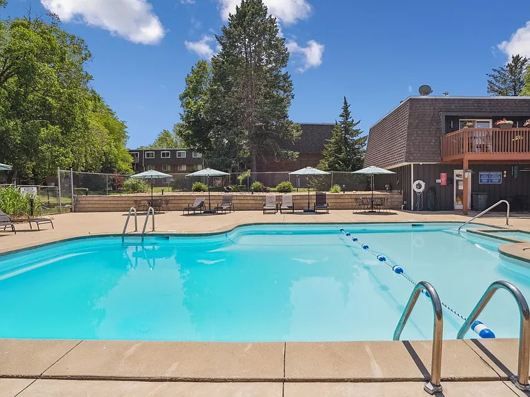 Lantern Square Apartments Spacious 1, 2 & 3 Bedrooms — Photo 5