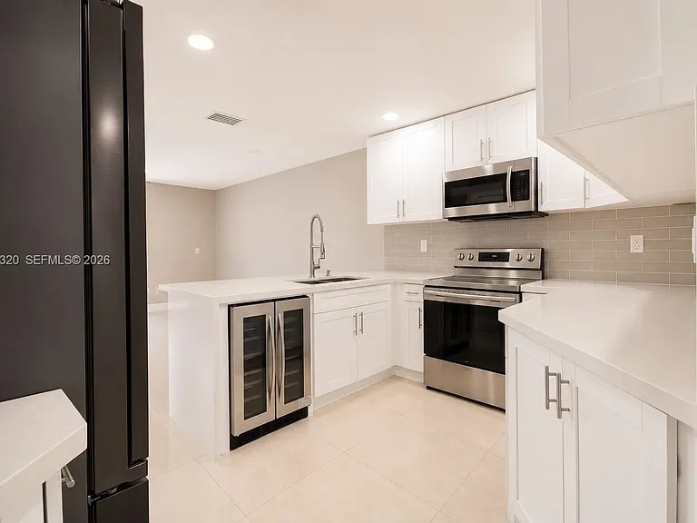 16354 SW 48th Ter — Photo 4