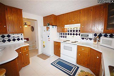 5th image of 3846 Bellwood Dr SE