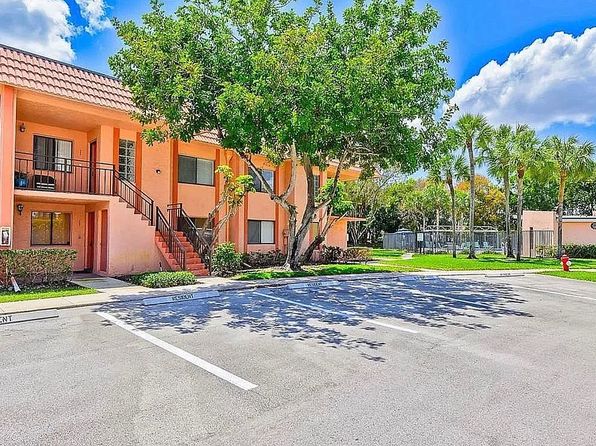 235 Lakeview Dr APT 104