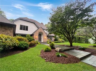 46 Lord Davis Ln, Avon, CT 06001