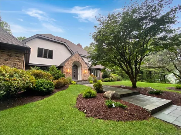 46 Lord Davis Lane, Avon, CT 06001