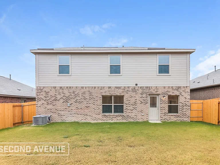 841 Serena Dr — Photo 17