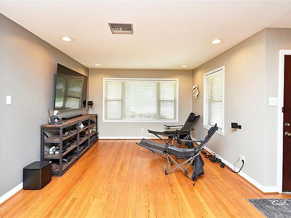 5th image of 4410 De Milo Dr