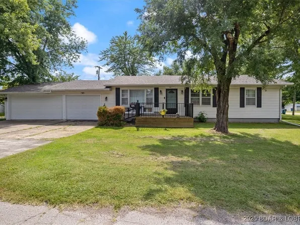 901 Larkin Dr, Eldon, MO 65026