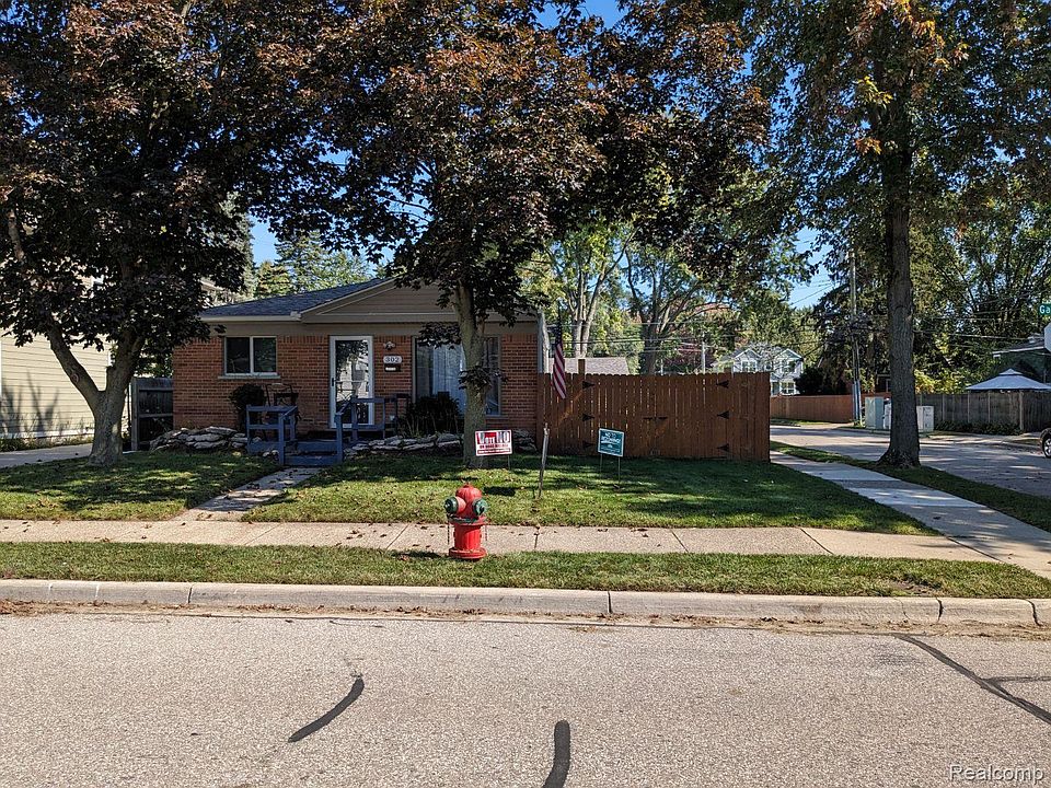 1st image of 302 N Gainsborough Ave