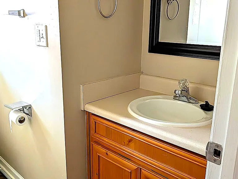 210 Strawbridge Ln — Photo 13