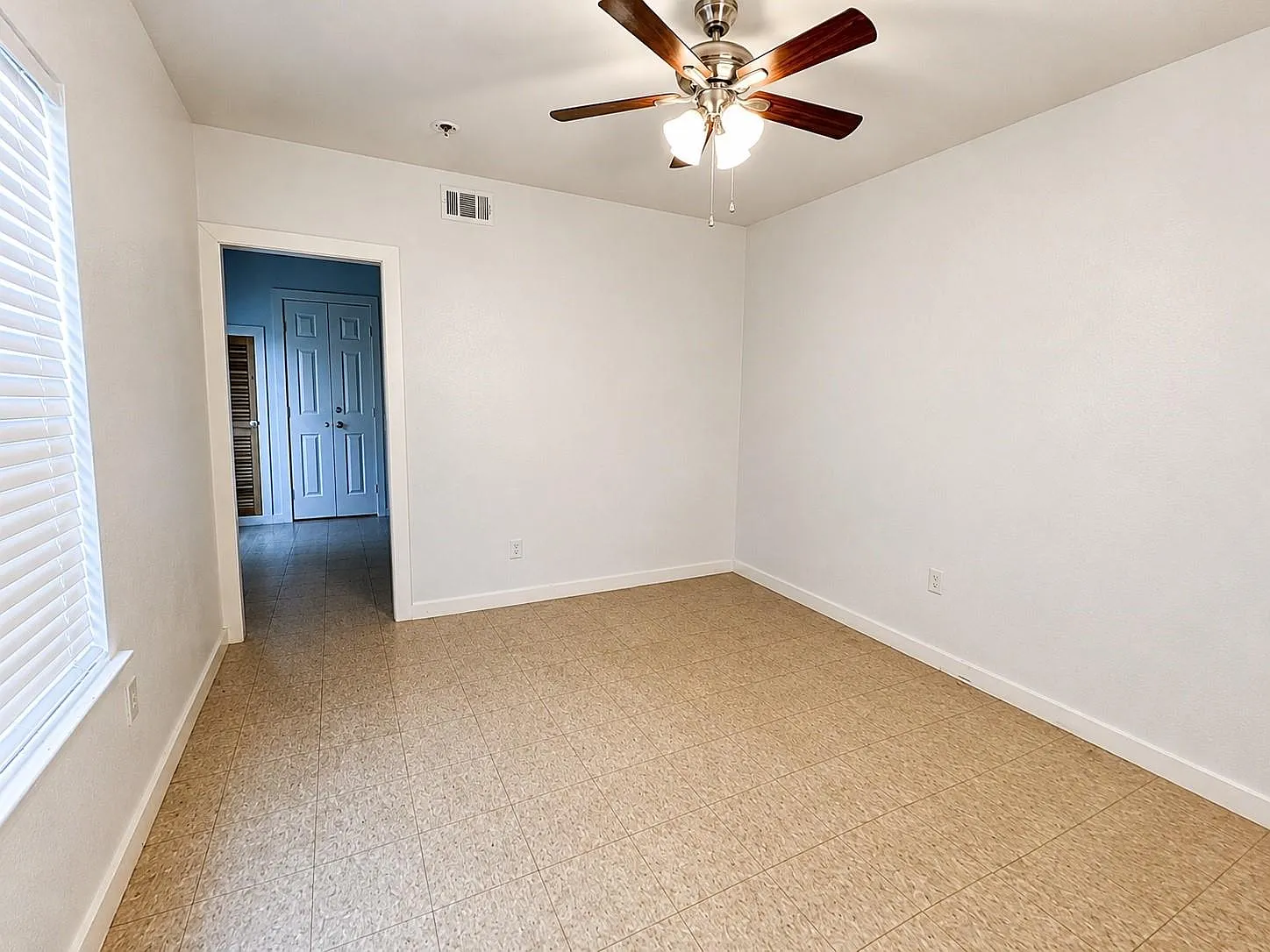 1 bed, 1.0 bath, 664 sqft, $1,100 — Photo 2