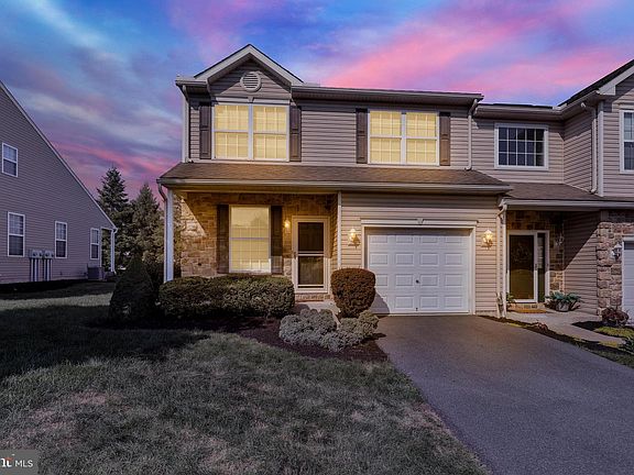 2nd image of 17 Helene Ct