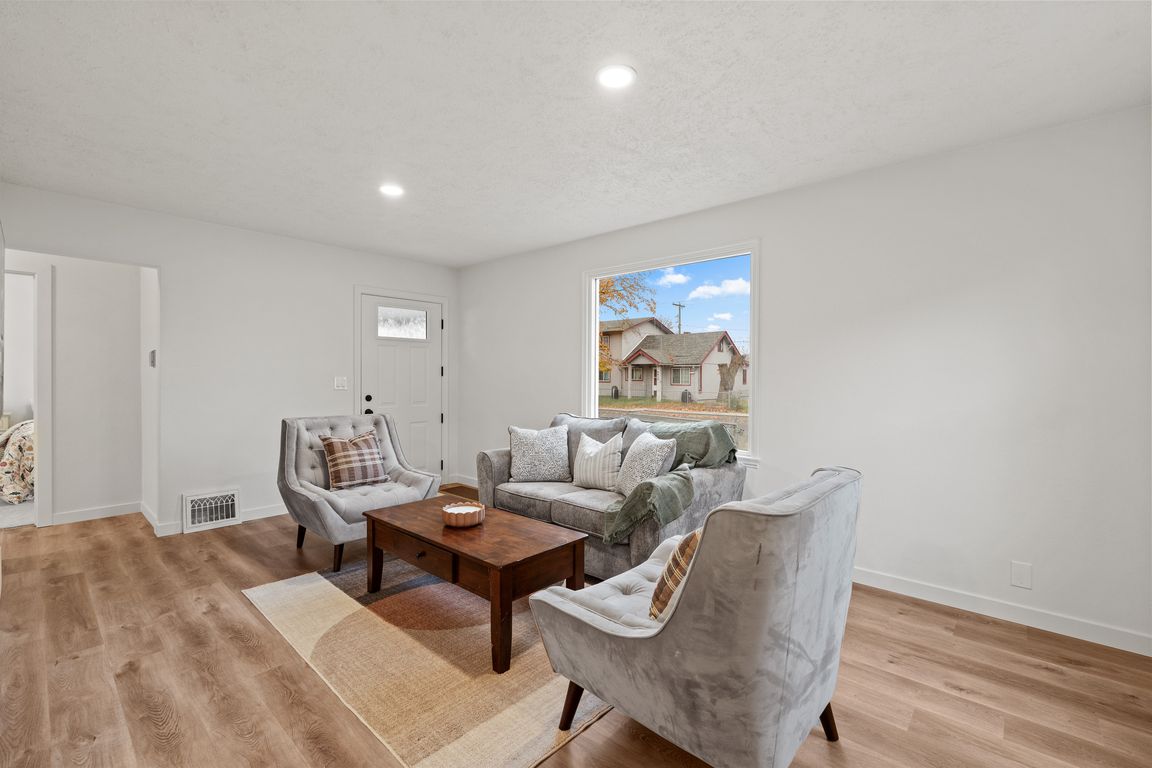 next background image