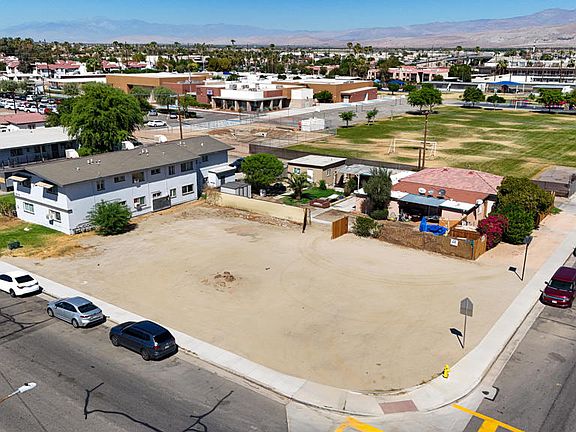 3rd image of 82180 Valencia Ave