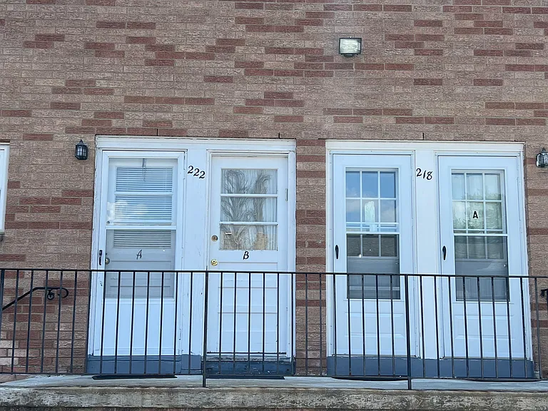 2-22 Virginia Dr #B — Photo 9