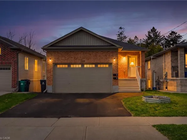 399 Greenfield Ave, Kitchener, ON N2C 1E6