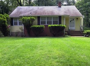 160 Grove St, Ramsey, NJ 07446