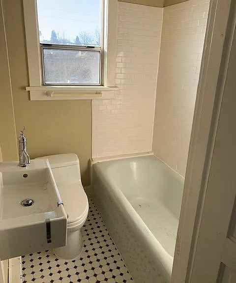 3615 SE Hawthorne Blvd #5 — Photo 11