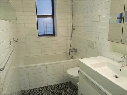 Sold by Starts New York Realty LLC | media 5