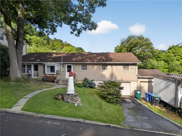 720 Lechauwecki Ave, Bethlehem, PA 18015